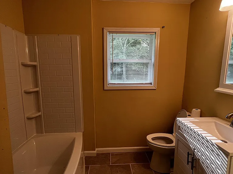 42620 Nicholsville Rd — Photo 5