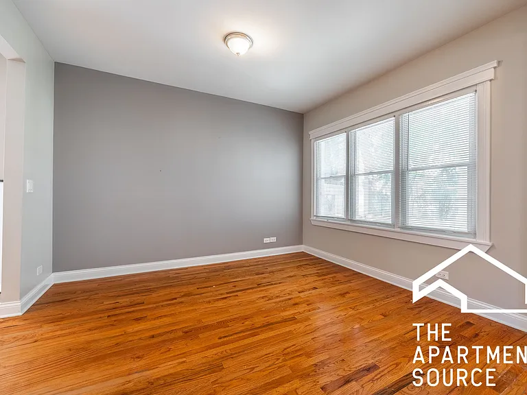 4319 N Lawndale Ave #2E — Photo 3