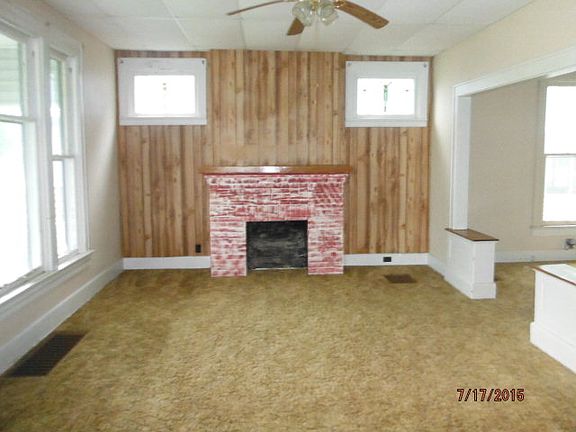 2nd image of 195 Forest Lawn Blvd