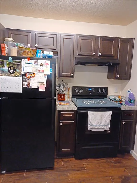 3 bed, 1.0 bath, 1086 sqft, $2,200 — Photo 2
