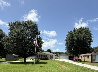 8985 Shady Grove Rd, Puryear, TN 38251