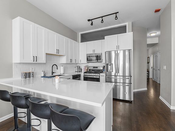 2nd image of 1464 S Michigan Ave APT 2103