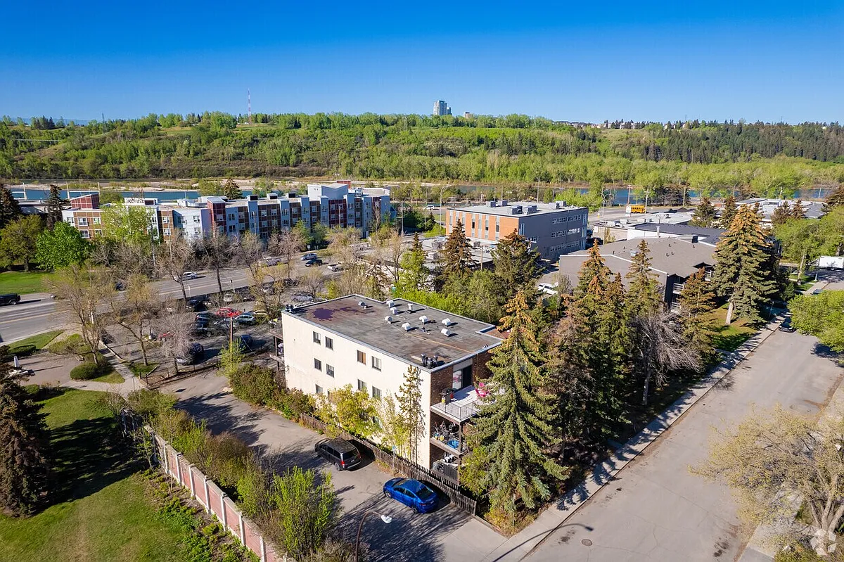 Building Photo - 2515 1st Ave NW #1