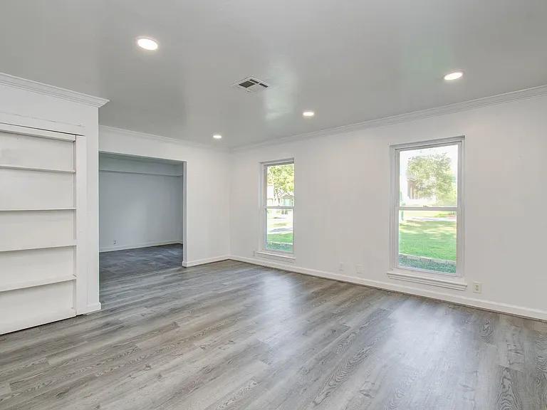 674 Ravensworth Dr — Photo 24