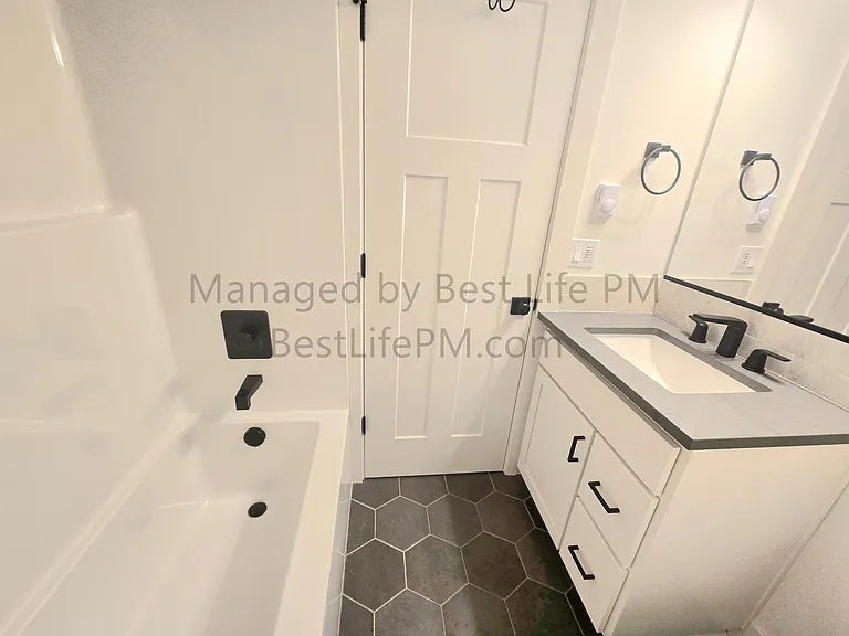 310 NE 58th Ave — Photo 20