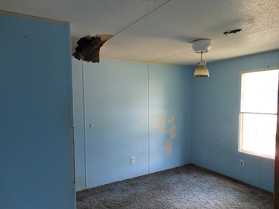 3rd image of 2850 Saint Johns St