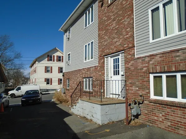 243 Robeson St APT 3, Fall River, MA 02720