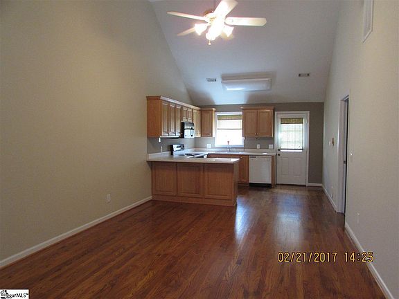 3rd image of 104 Park Crossing Dr