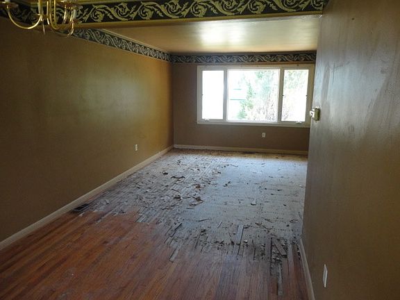 3rd image of 1737 Pittman Ave