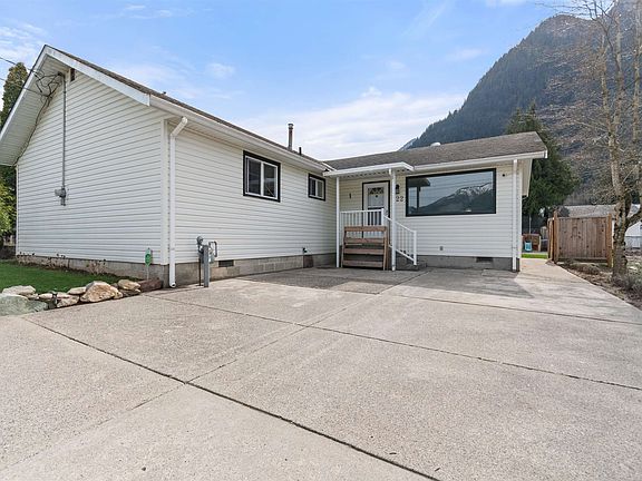 4th image of 522 Raab St