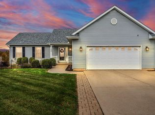 300 W 126th Pl, Crown Point, IN 46307