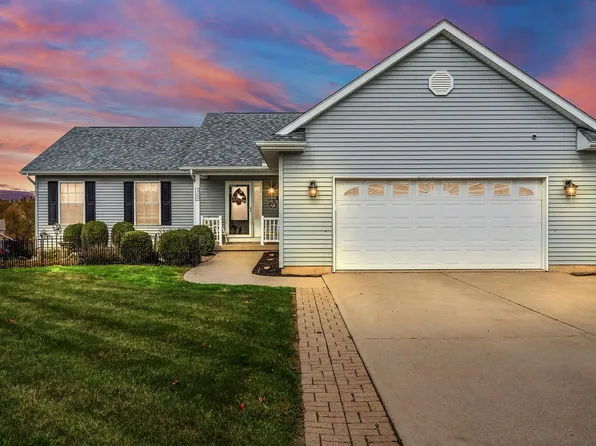 300 W 126th Pl, Crown Point, IN 46307