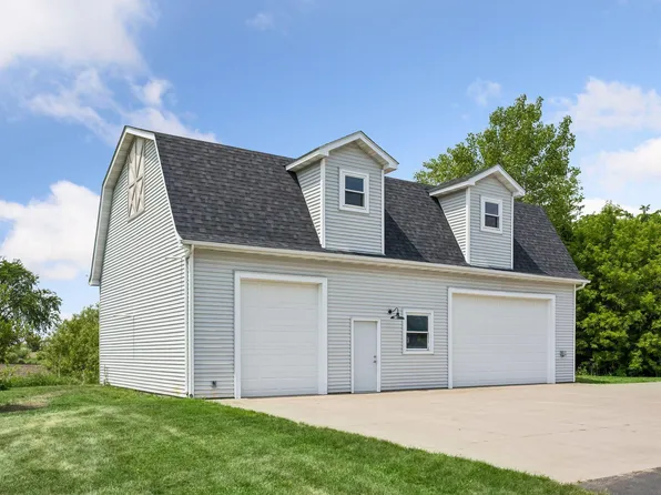 10205 Heather Ln, Rogers, MN 55374