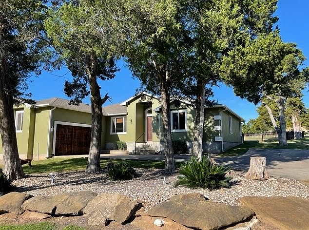 1st image of 118 La Paz Pl