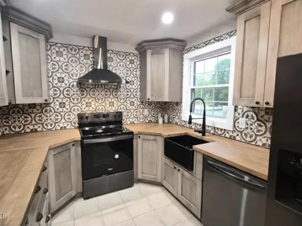 12A Sunset Rd, Manchester Township, NJ 08759