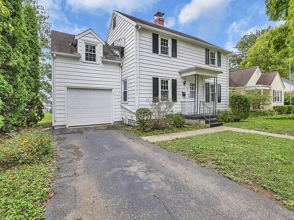 4th image of 658 Frederick St