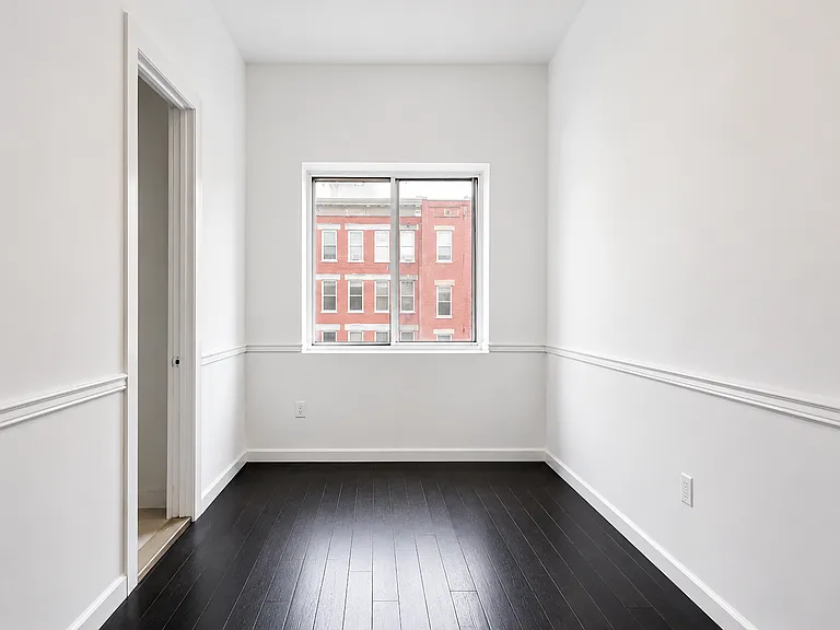 436 Wilson Ave #2R — Photo 4