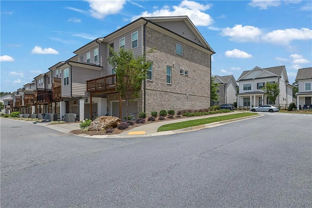 3 bed, 3.5 bath, 1834 sqft, $3,100 — Photo 3
