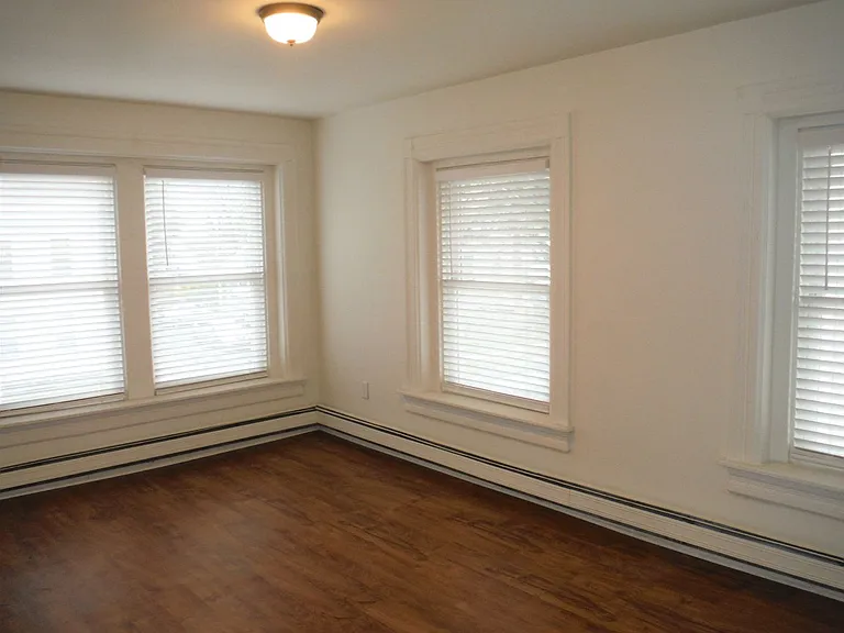 9 Sherman Ave — Photo 2