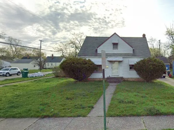 5101 Catherine St, Maple Hts, OH 44137