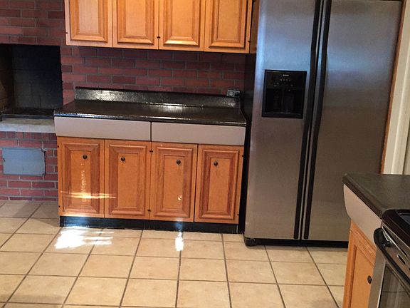 4th image of 806 Briarwood Ln