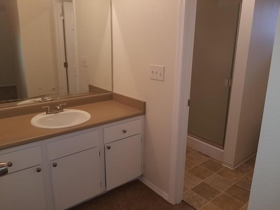 2nd image of 1802 NE Fairview Ave APT B