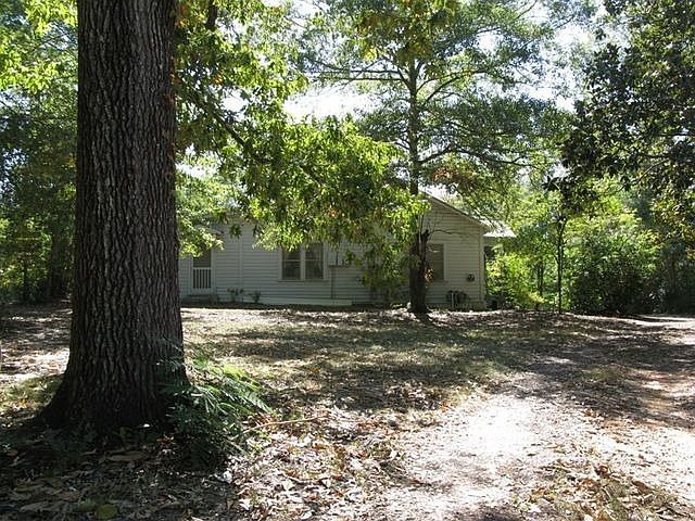 2nd image of 910A E Court St