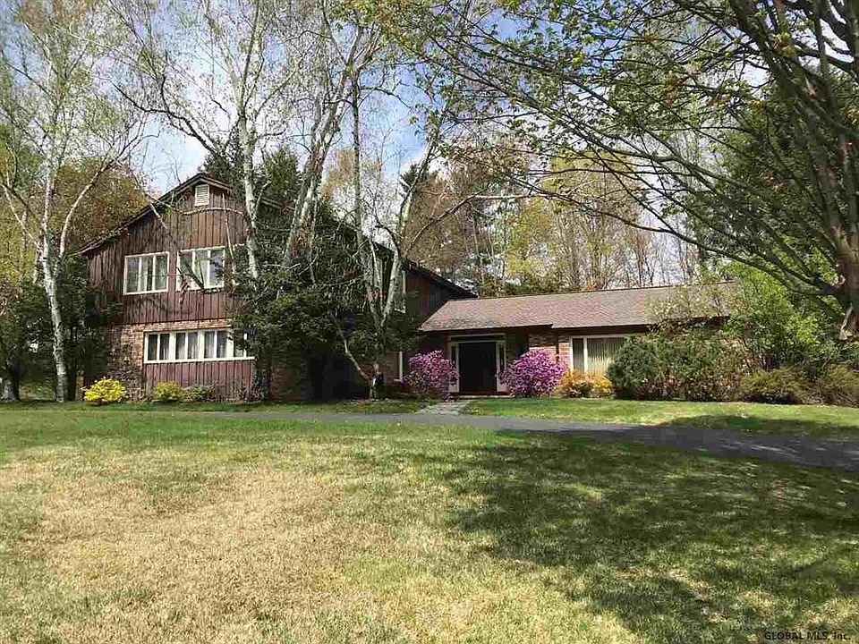 1st image of 52 Wincrest Dr
