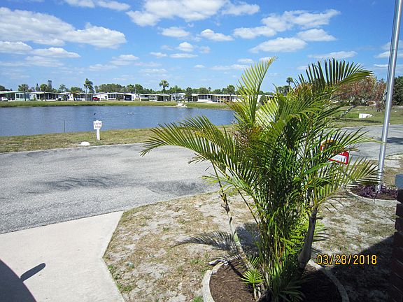 3rd image of 366 Spanish Lakes Dr