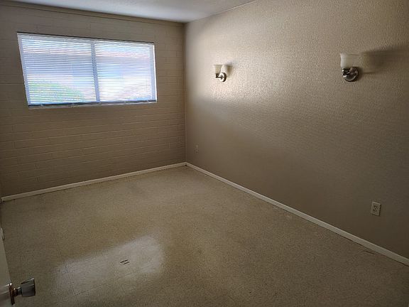 3rd image of 1055 N 8th Pl #D