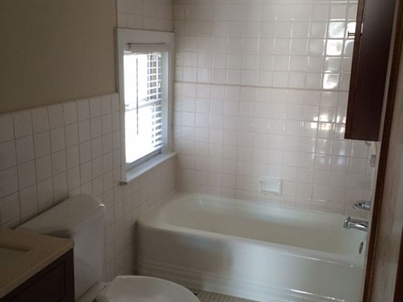5th image of 658 Madison St NE Floor 1