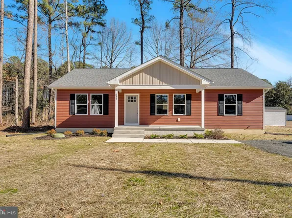 211 Erica Dr, Montross, VA 22520