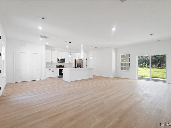 3rd image of 7361 N Ireland Dr