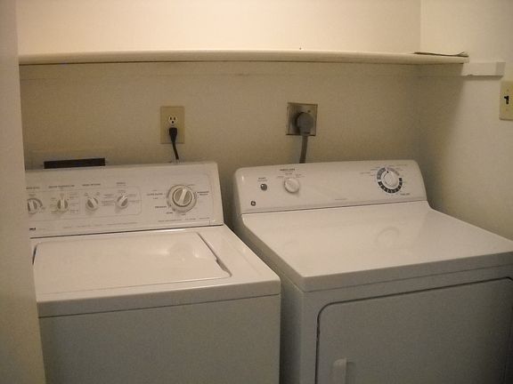 5th image of 9731 Kings Crown Ct APT 2