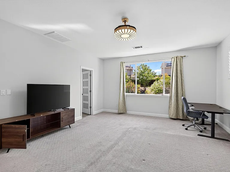 1132 Chancery Way — Photo 34