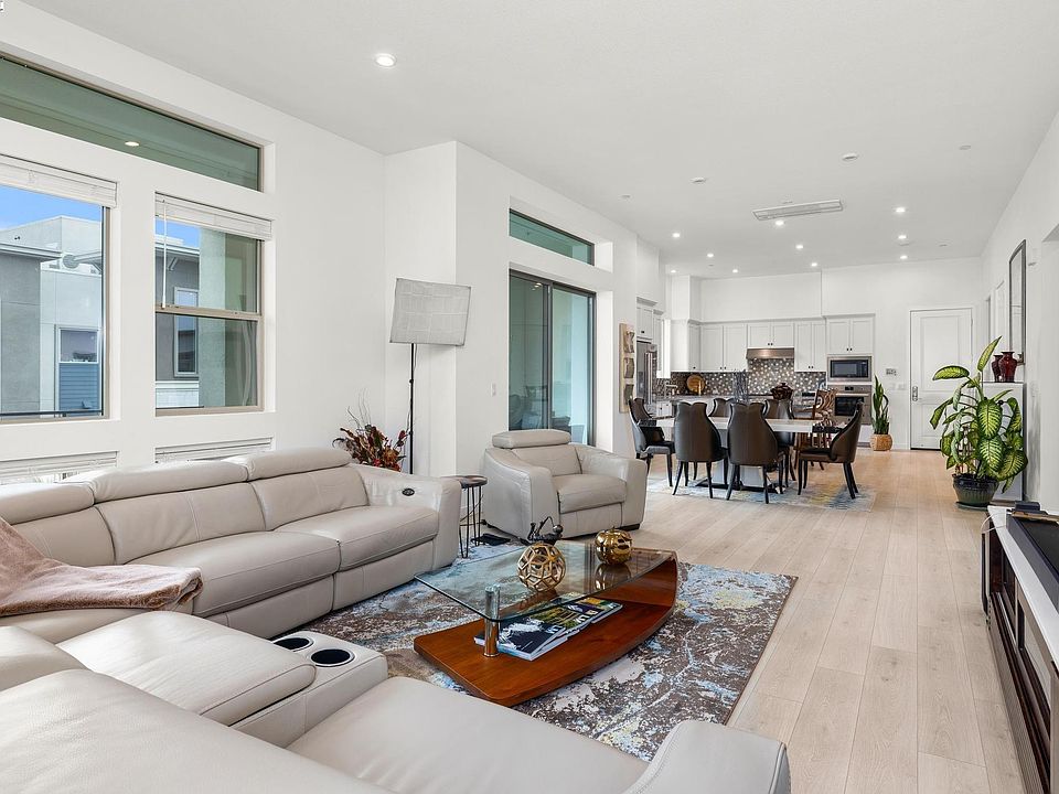 1st image of 5652 Lexington Ave #402