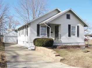 203 Sycamore St, Pekin, IL 61554