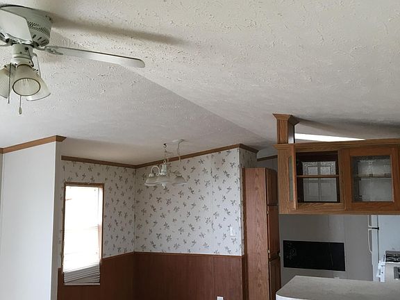 2nd image of 506 N Arbutus
