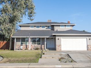 648 Cedar Ln, Lemoore, CA 93245