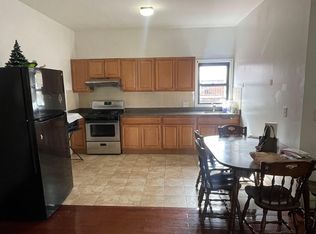 5 Main Rd #2R, Tiverton, RI 02878