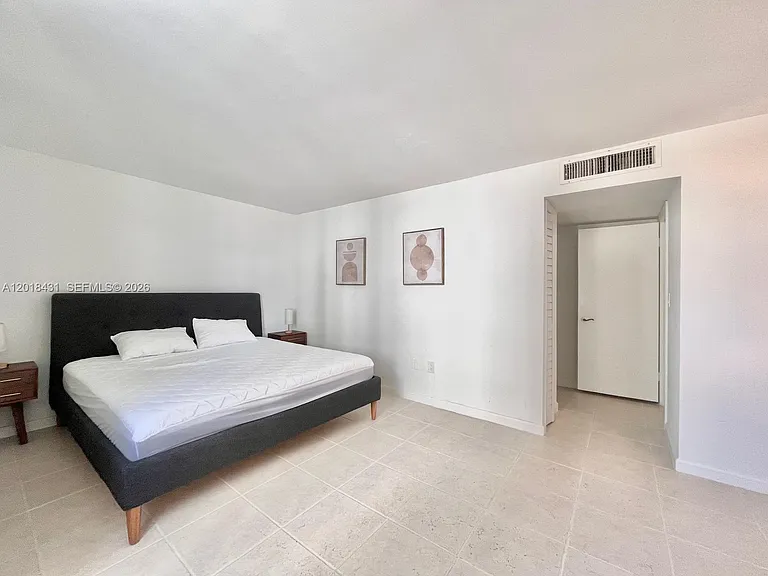 5838 Collins Ave #2D — Photo 17