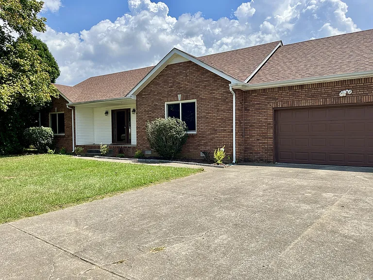 2758 Shepherds Ct — Photo 2