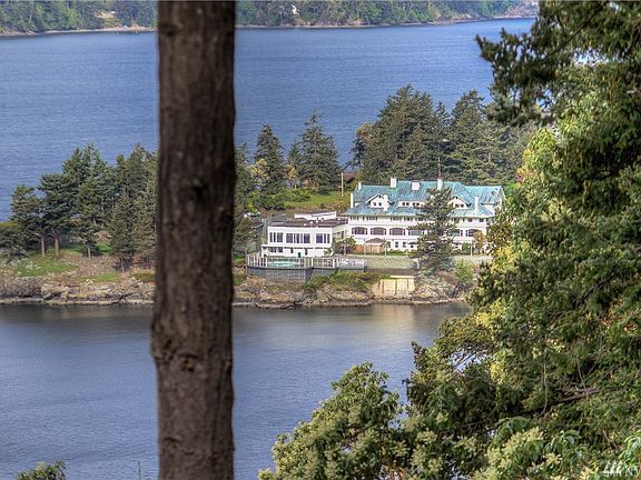 4th image of 221 Marina Heights Ln