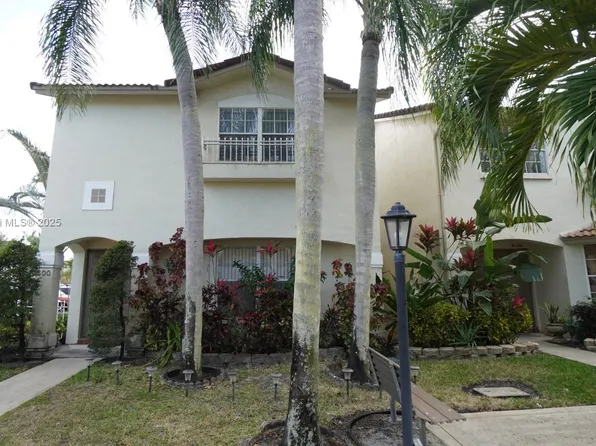 500 NW 108th Ter, Pembroke Pines, FL 33026