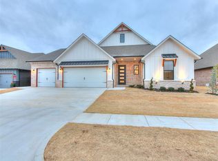 5109 Hambletonian Ln, Mustang, OK 73064