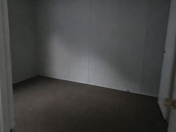 3rd image of 110 Deborah Dr #2000-15