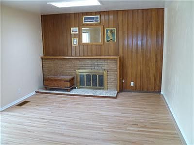 4th image of 3101 Dakota St NE