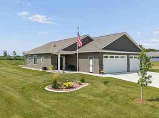 1352 Bradford St SE, Hutchinson, MN 55350