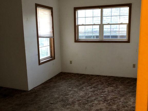 3rd image of 1185 Wheeling Ave