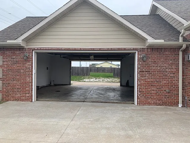 2603 S Moffet Ave — Photo 9